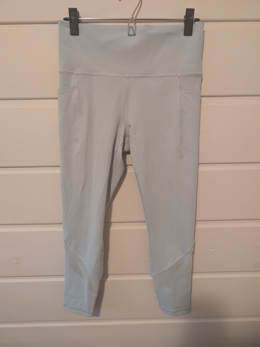 Athleta Pale Blue High-Rise Cropped Leggings Size Medium